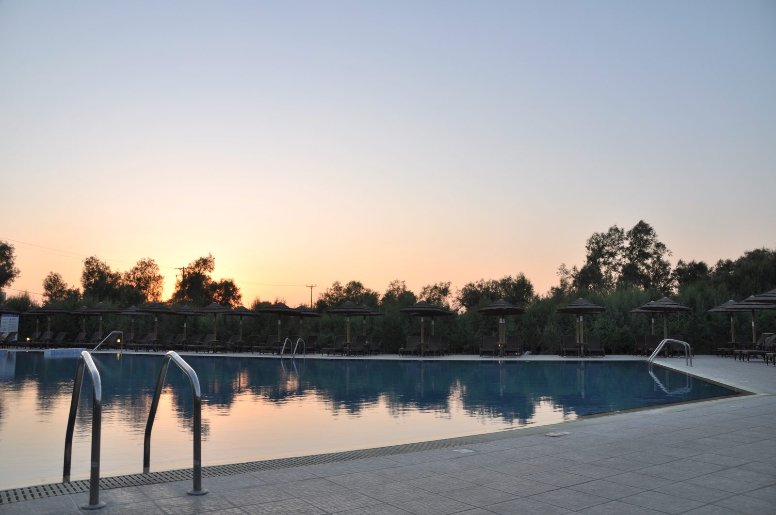 Swimming Pool Builders in Perth 2026, Pool Installation Costs, Fibreglass vs Concrete Pools, Council Approval, and How to Find a Pool Builder Near You